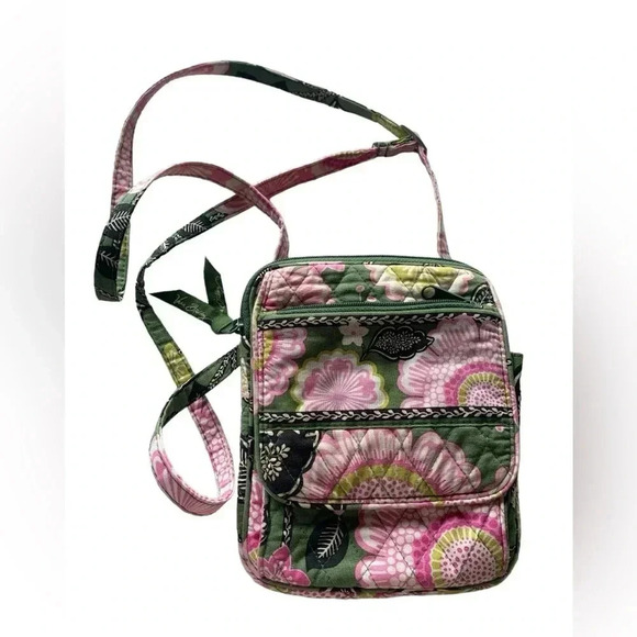 Vera Bradley Signature Printmini
Hipster Petal Paisley Retired Pattern - Picture 1 of 8